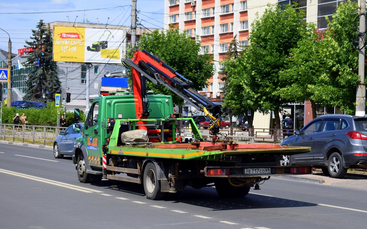 Тверская область, № Е 717 СО 69 — ГАЗ-C41R13