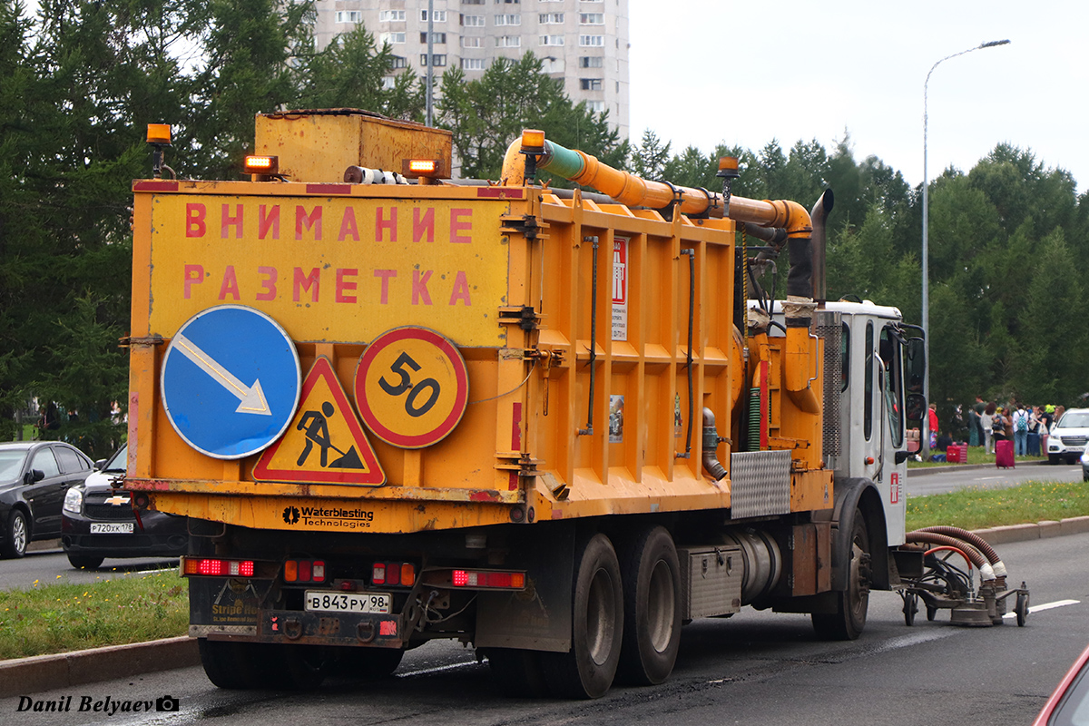 Санкт-Петербург, № В 843 РУ 98 — Freightliner Condor