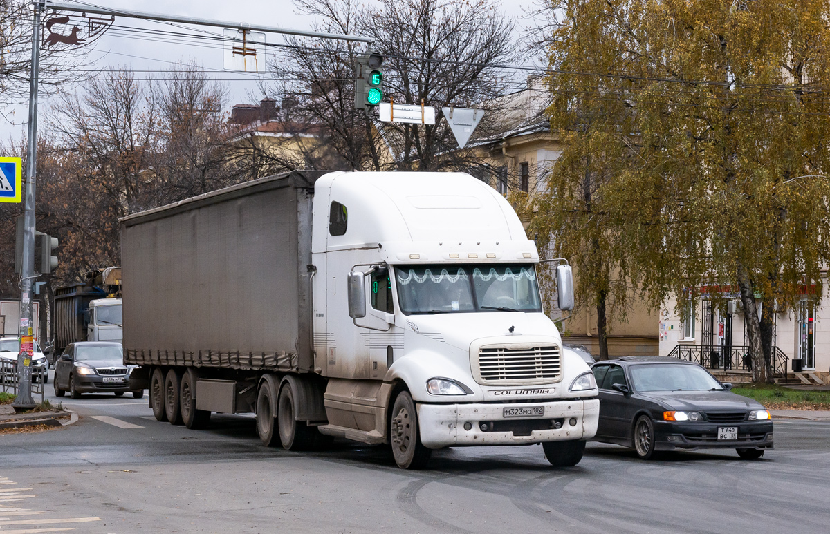 Башкортостан, № М 323 МО 102 — Freightliner Columbia