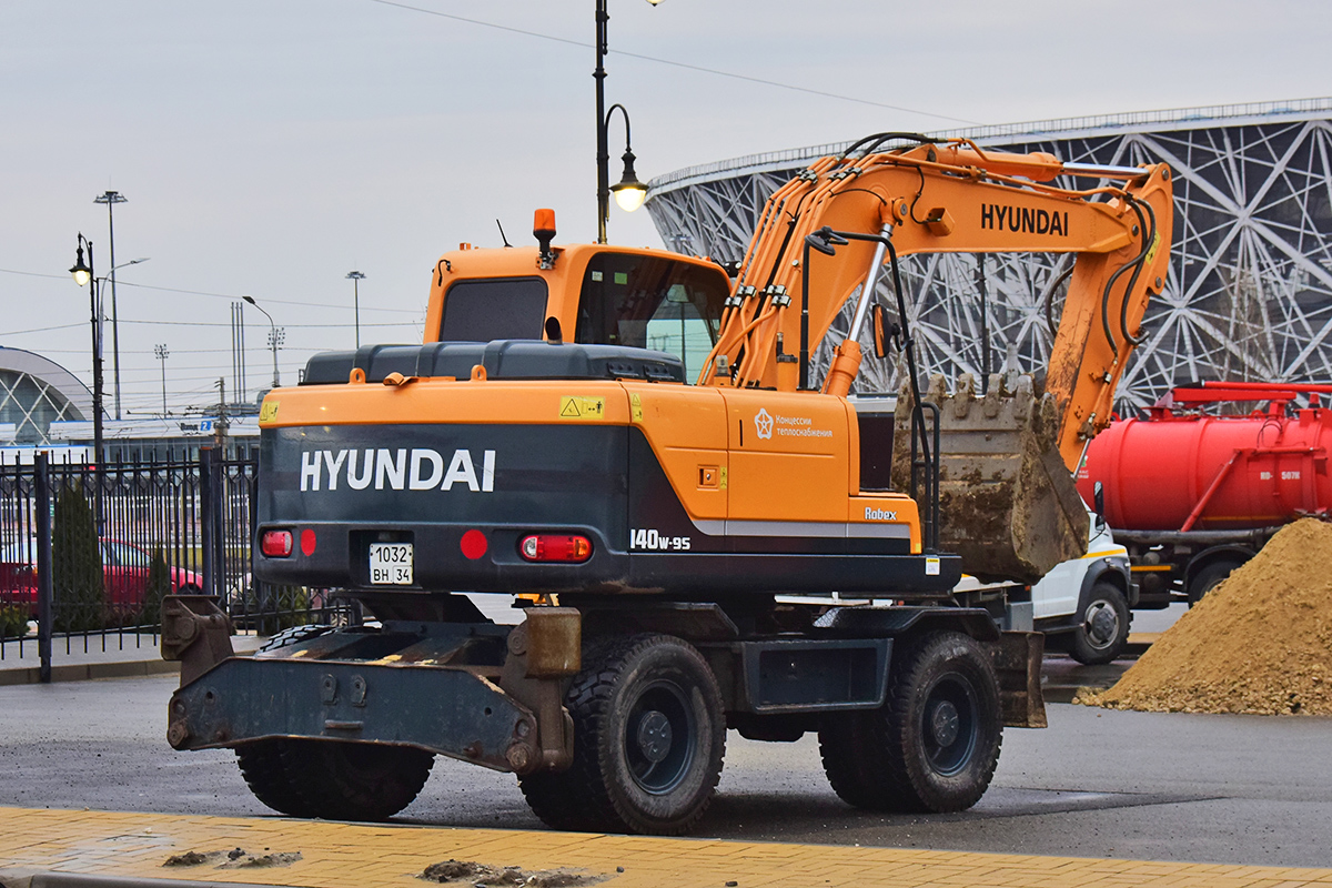 Волгоградская область, № 1032 ВН 34 — Hyundai R140W