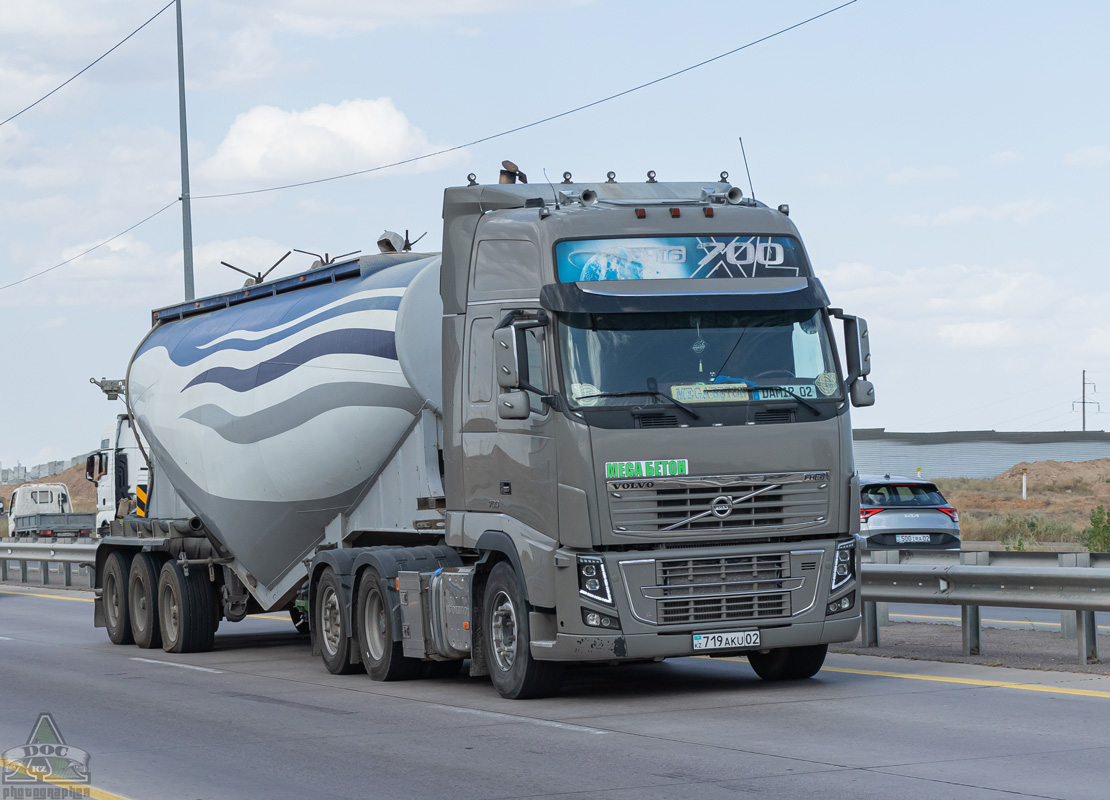 Алматы, № 719 AKU 02 — Volvo ('2008) FH16.700