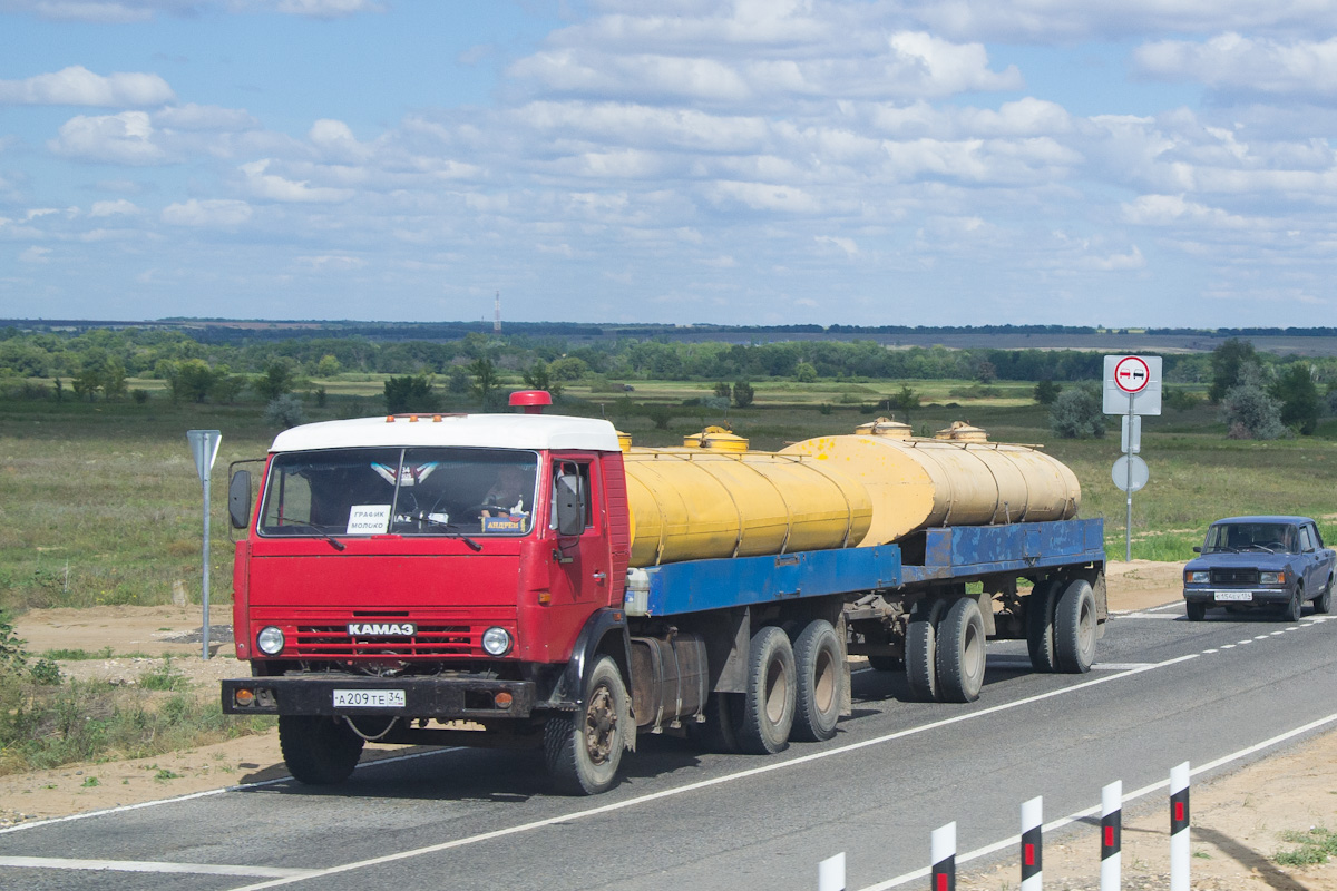 Волгоградская область, № А 209 ТЕ 34 — КамАЗ-53212