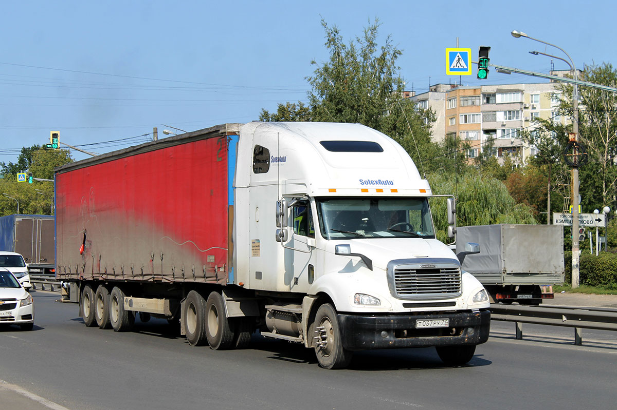 Москва, № Т 037 РУ 77 — Freightliner Columbia