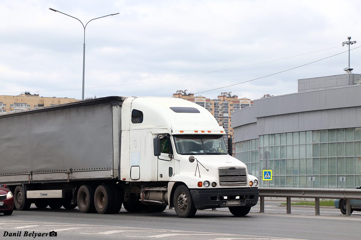 Свердловская область, № В 141 ТТ 196 — Freightliner Century Class