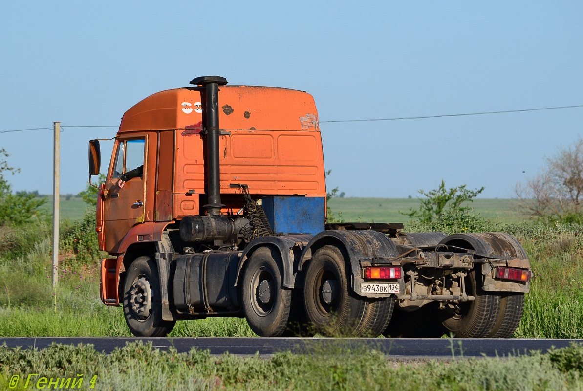 Волгоградская область, № В 943 ВК 134 — КамАЗ-6460-63