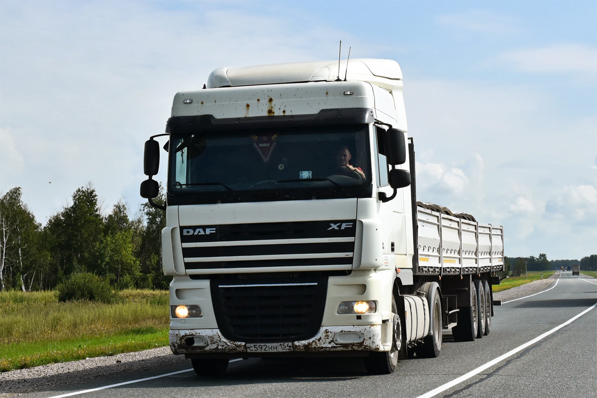 Новосибирская область, № С 592 НН 154 — DAF XF105 FT