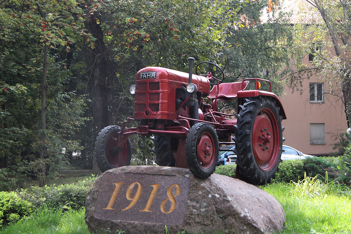 Московская область, № (50) Б/Н СТ 0088 — Deutz (общая модель); Московская область — Спецтехника на постаментах; Техника на постаментах, памятники (Московская область)