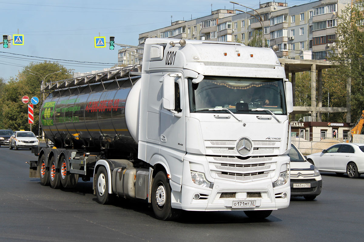 Брянская область, № О 171 МТ 32 — Mercedes-Benz Actros '18 1845 [Z9M]