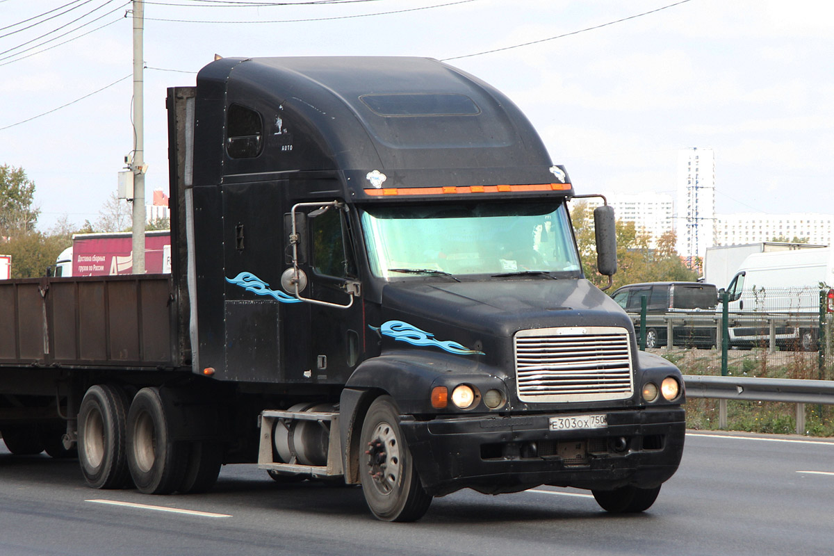 Московская область, № Е 303 ОХ 750 — Freightliner Century Class