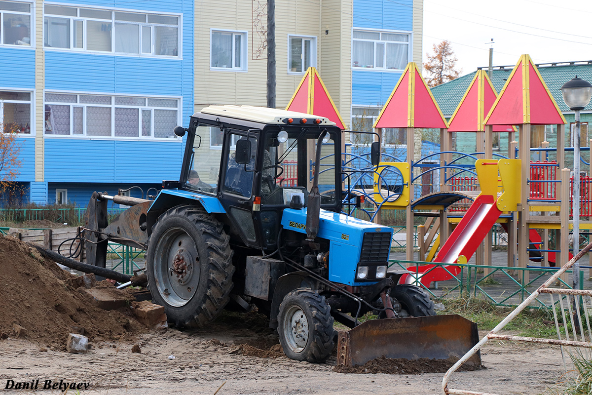 Ненецкий автономный округ, № (83) Б/Н СТ 0048 — Беларус-82.1; Ненецкий автономный округ — Спецтехника с нечитаемыми (неизвестными) номерами