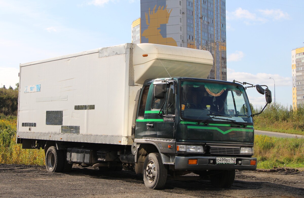 Кемеровская область, № О 499 ВО 142 — Hino Ranger