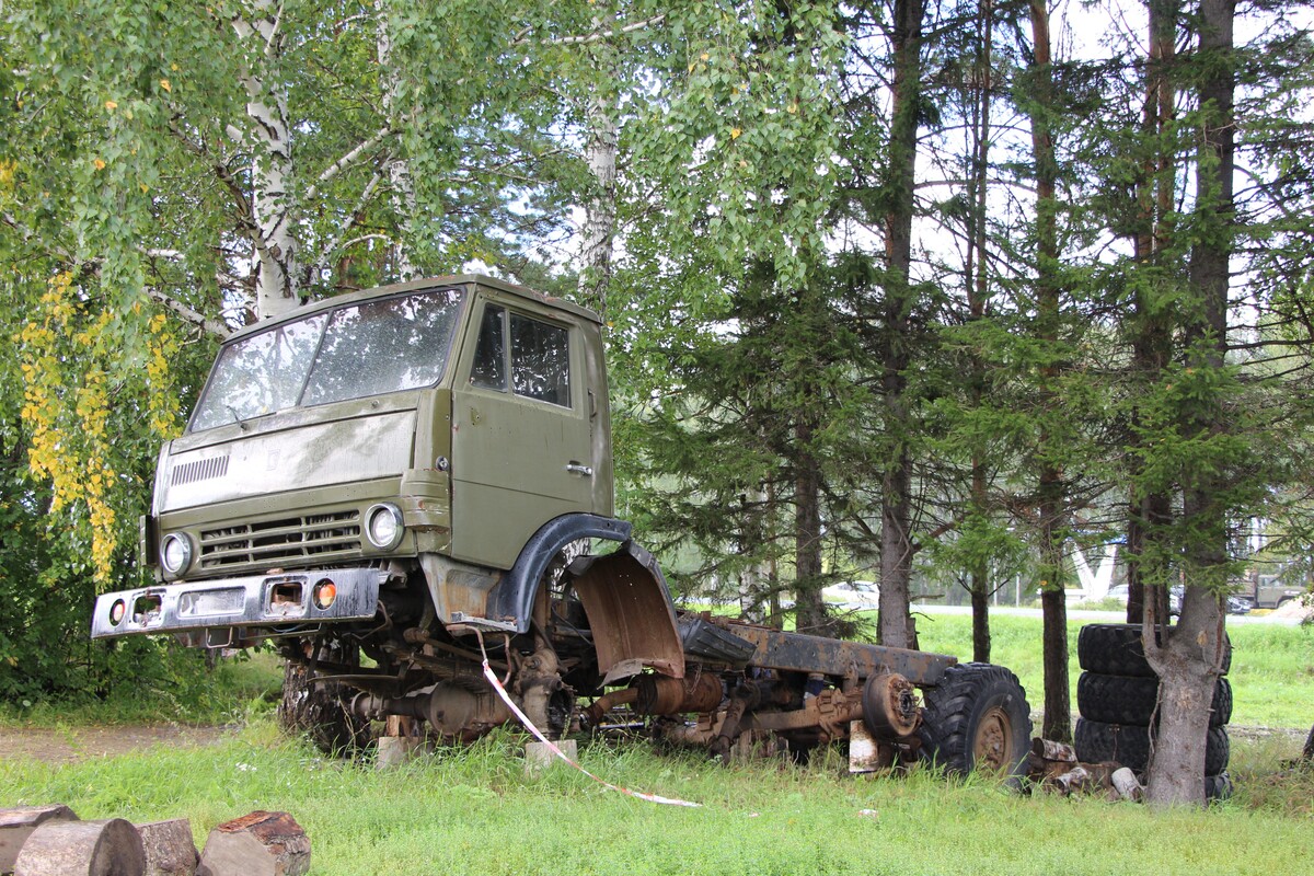 Томская область, № М 137 УН 70 — КамАЗ-43101