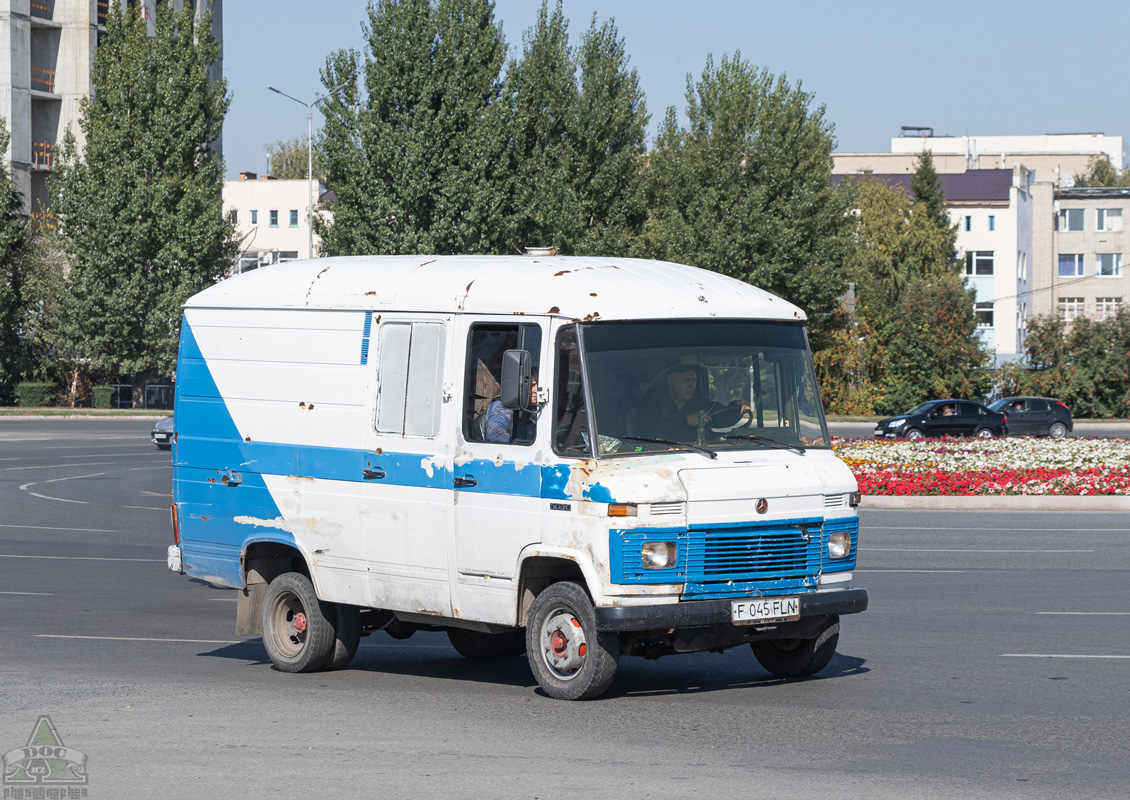 Восточно-Казахстанская область, № F 045 FLN — Mercedes-Benz T2 ('1967)