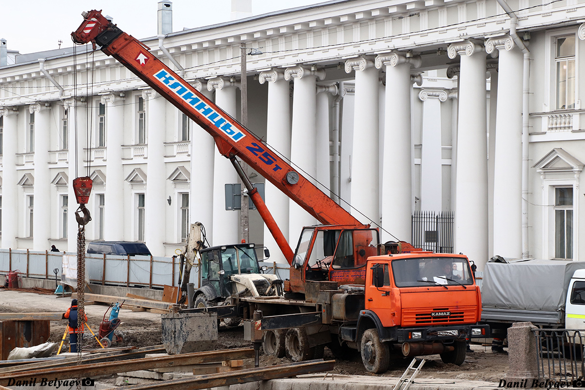 Ленинградская область, № В 200 СР 147 — КамАЗ-65115-62