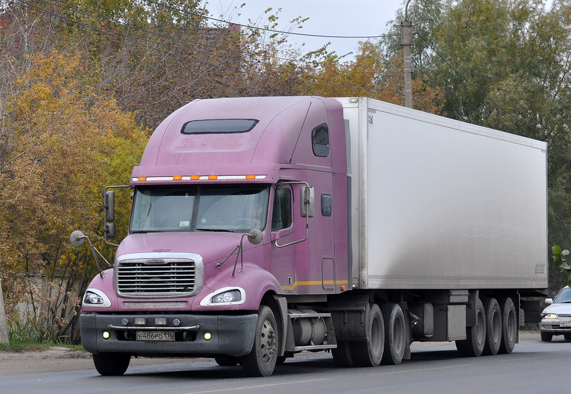 Татарстан, № Е 486 РО 116 — Freightliner Columbia