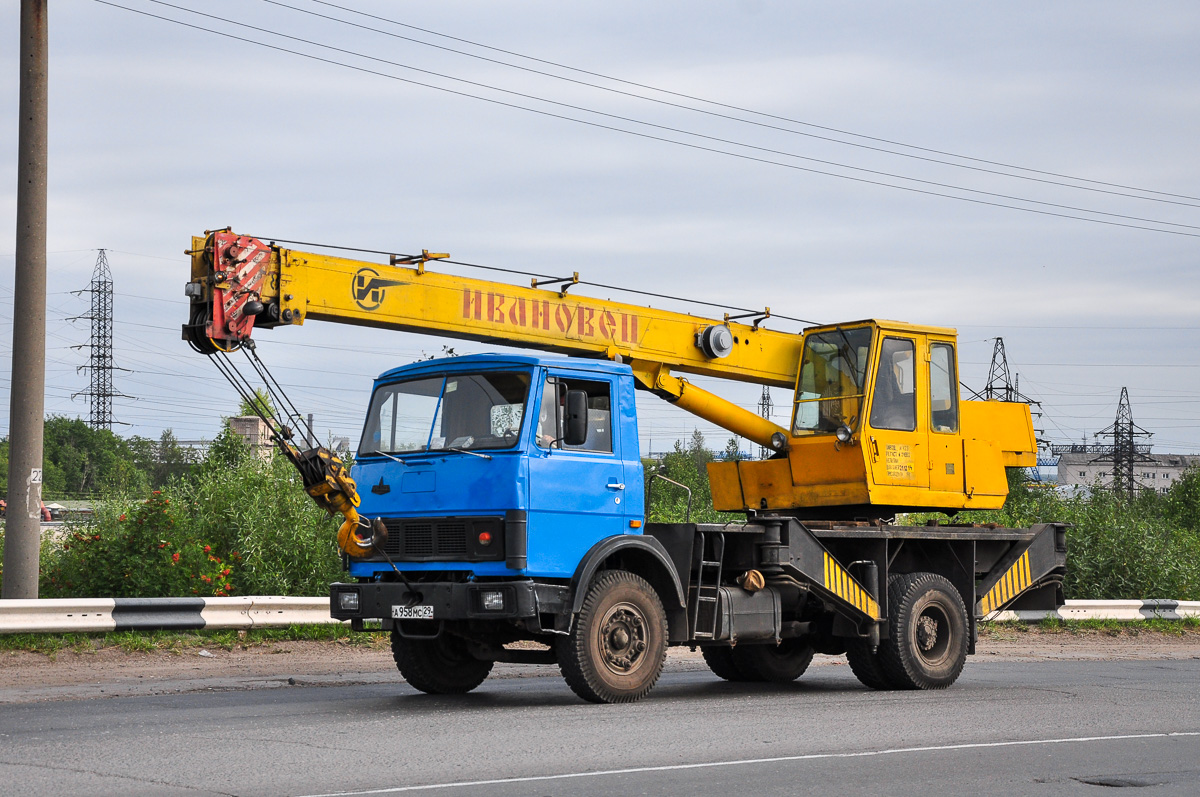 Архангельская область, № А 958 МС 29 — МАЗ-5337 [533700]