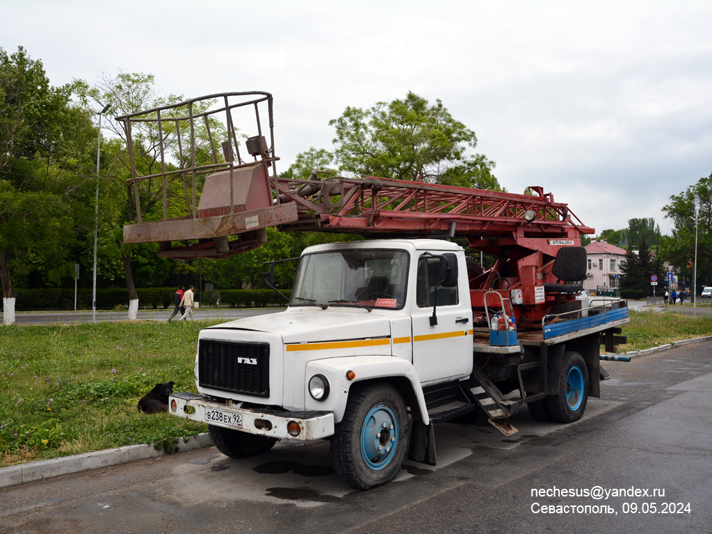 Севастополь, № В 238 ЕХ 92 — ГАЗ-3307