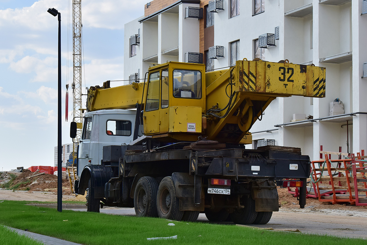 Волгоградская область, № М 746 СХ 134 — МАЗ-630303