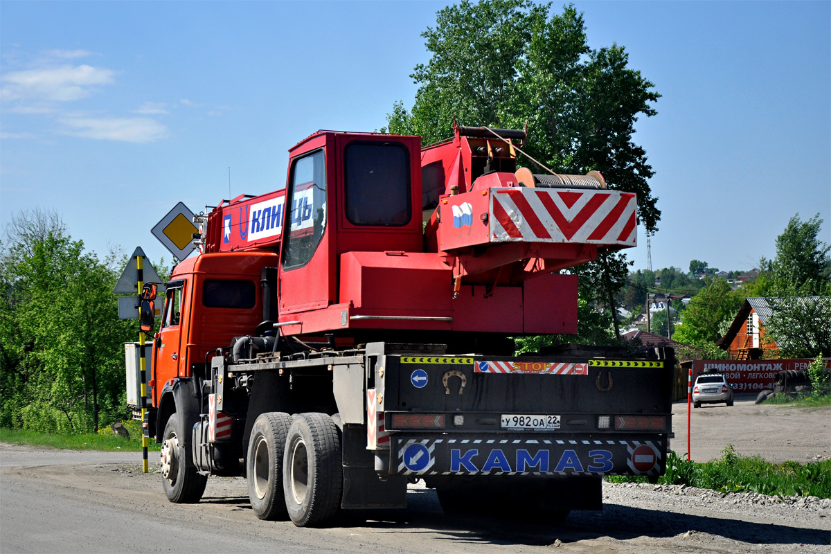 Алтайский край, № У 982 ОА 22 — КамАЗ-53215-15 [53215R]