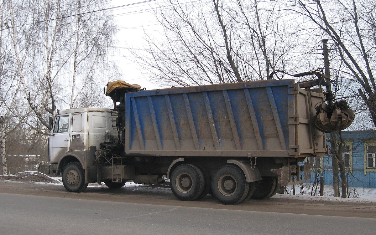 Тверская область, № Т 889 ММ 69 — МАЗ-630305