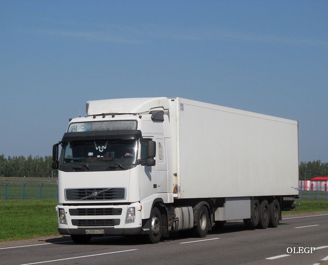 Смоленская область, № Е 258 НК 67 — Volvo ('2002) FH12.440