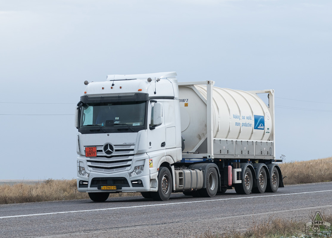 Карагандинская область, № H 3965 09 — Mercedes-Benz Actros ('2018) 1851