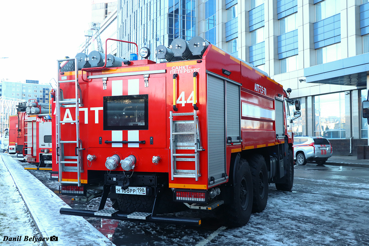 Санкт-Петербург, № Н 168 РР 198 — КамАЗ-43118-50