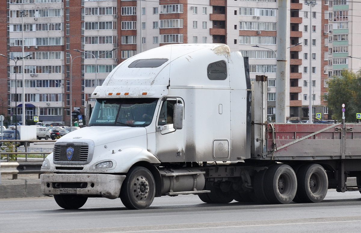 Омская область, № М 500 ТТ 74 — Freightliner Columbia