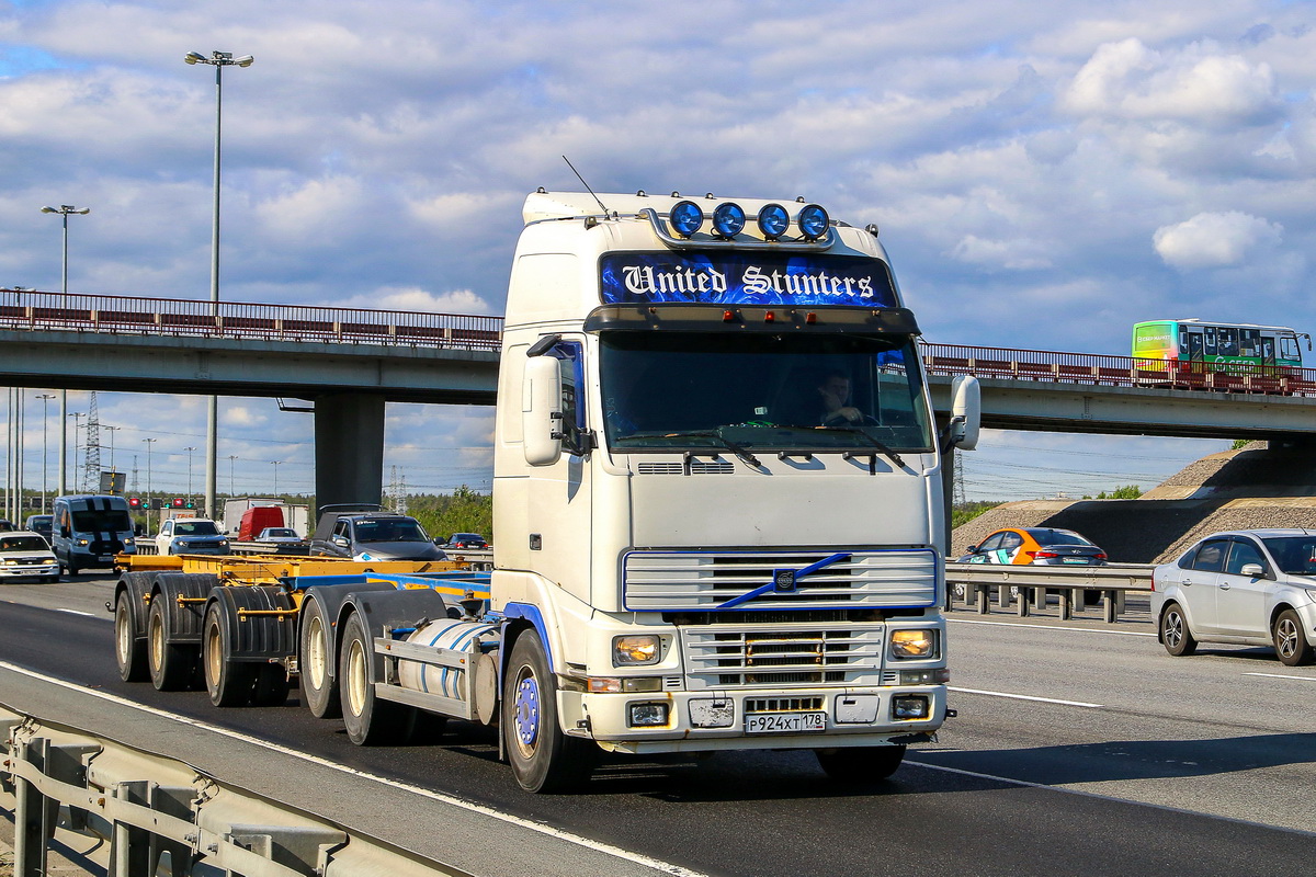 Санкт-Петербург, № Р 924 ХТ 178 — Volvo ('1993) FH16.470