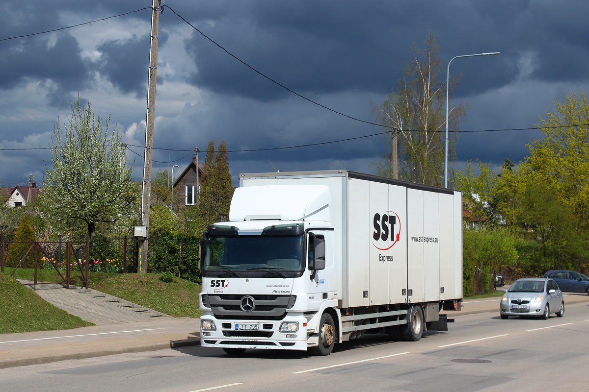 Литва, № LTT 799 — Mercedes-Benz Actros ('2009) 1832