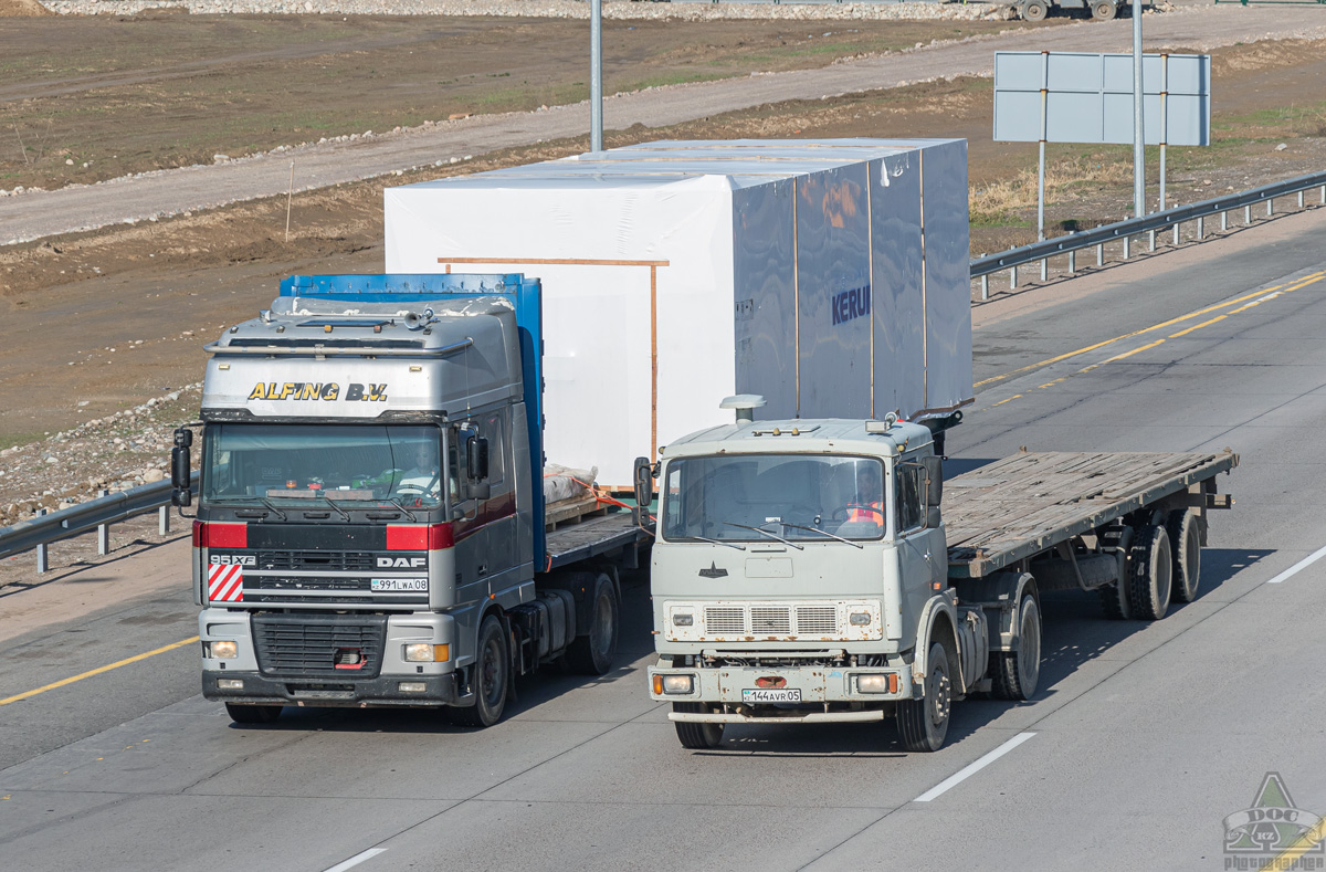 Жамбылская область, № 991 LWA 08 — DAF 95XF FT; Алматинская область, № 144 AVR 05 — МАЗ-5432 (общая модель)