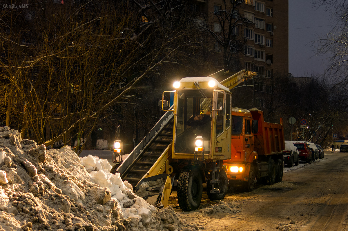 Москва, № (77) Б/Н СТ 0155 — Амкодор-37