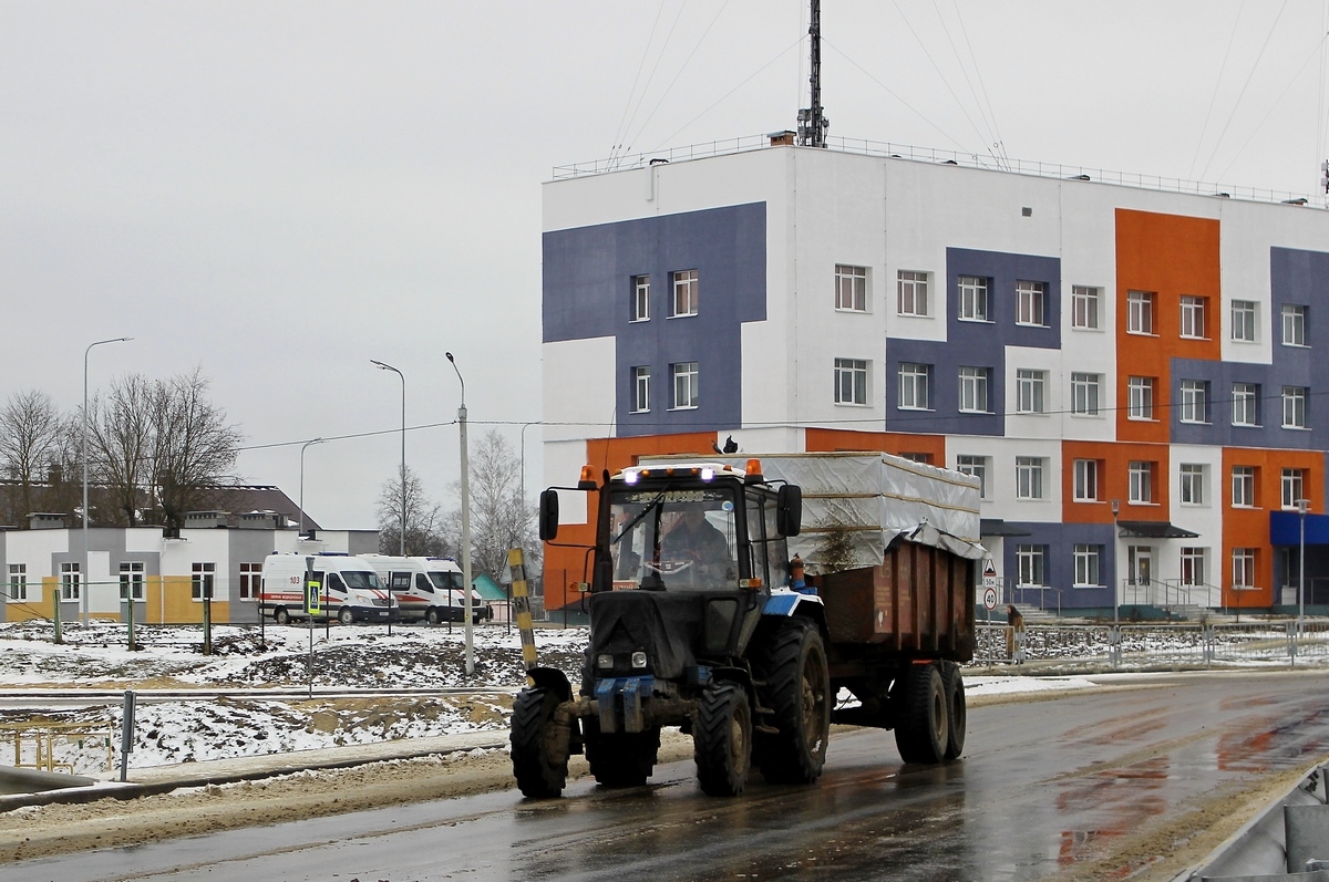 Могилёвская область, № IВ-6 3565 — Беларус-82.1; Прицепы сельскохозяйственные — Прицепы сельскохозяйственные (общая)