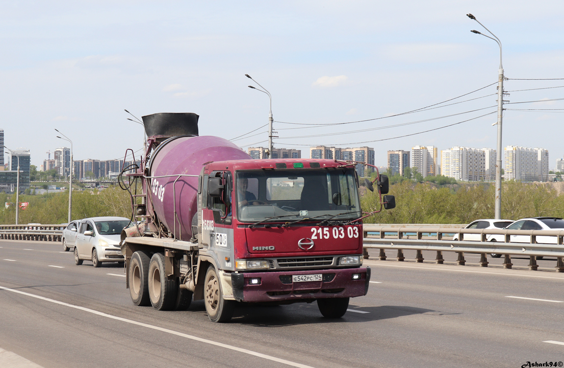 Красноярский край, № Е 542 РС 124 — Hino Profia