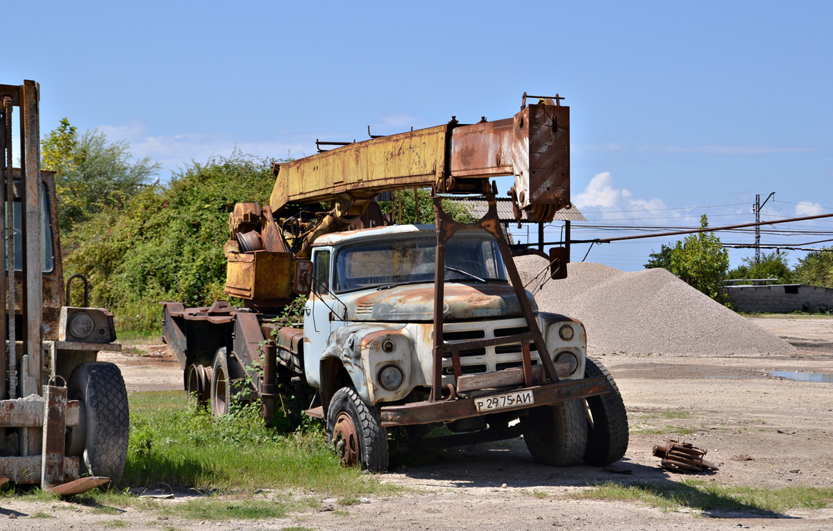 Абхазия, № Р 2975 АИ — ЗИЛ-133ГЯ