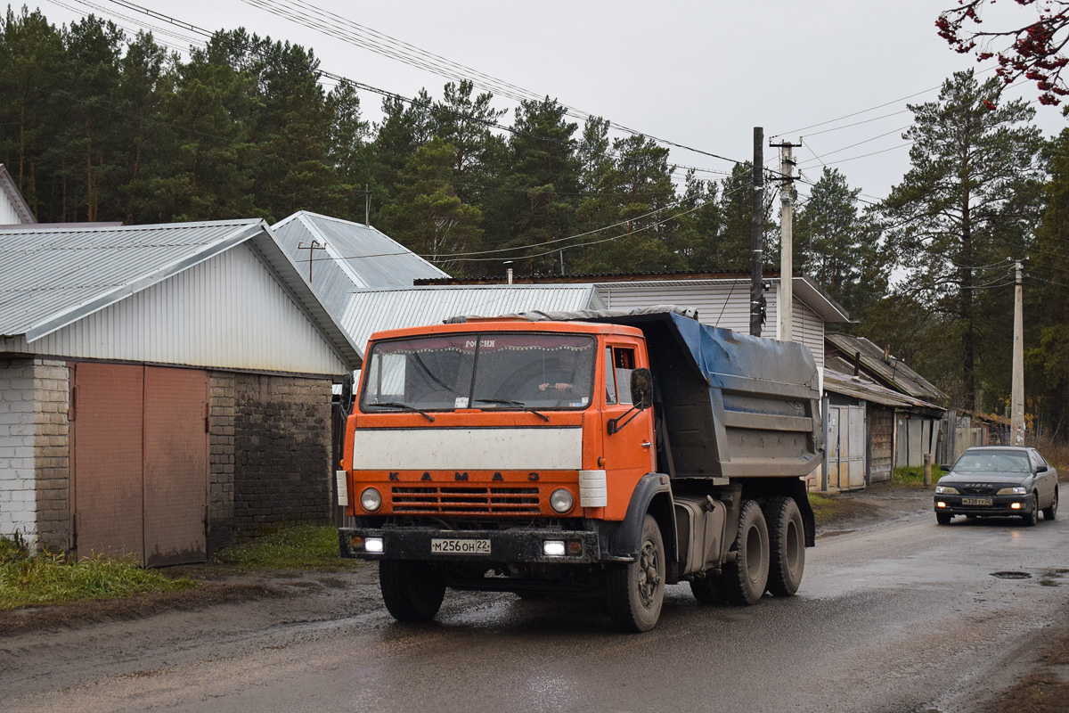 Алтайский край, № М 256 ОН 22 — КамАЗ-55111 [551110]