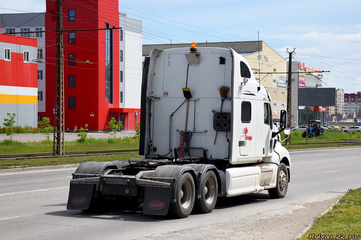 Новосибирская область, № В 951 РУ 154 — Peterbilt 387