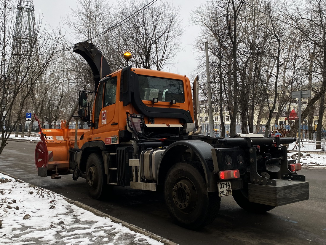 Москва, № 0714 РЕ 77 — Mercedes-Benz Unimog U400