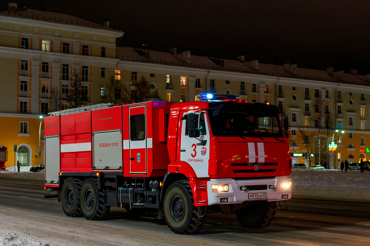 Архангельская область, № М 013 НХ 29 — КамАЗ-43118-RF [43118F-R]