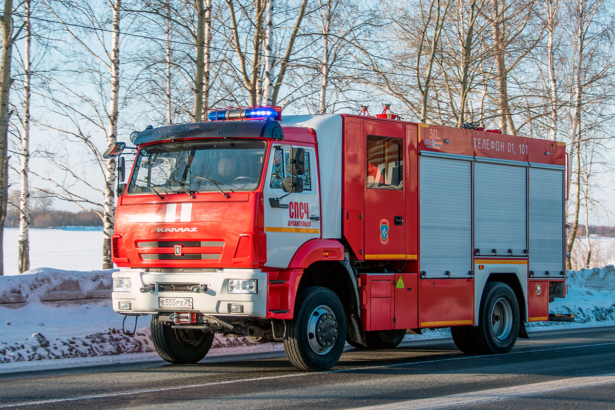 Архангельская область, № Е 555 РХ 29 — КамАЗ-43265-D5(66)