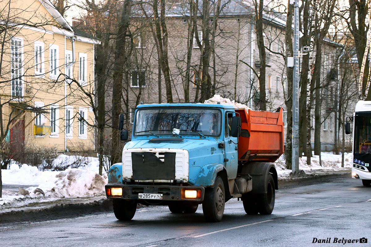 Ленинградская область, № В 285 РУ 47 — ЗИЛ-432932