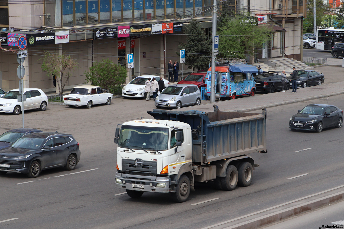 Красноярский край, № К 298 РТ 124 — Hino 700