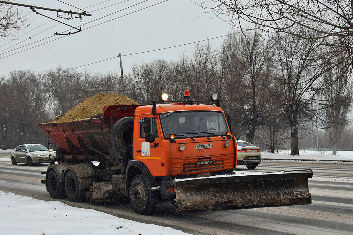 Волгоградская область, № В 979 КХ 134 — КамАЗ-65115-62