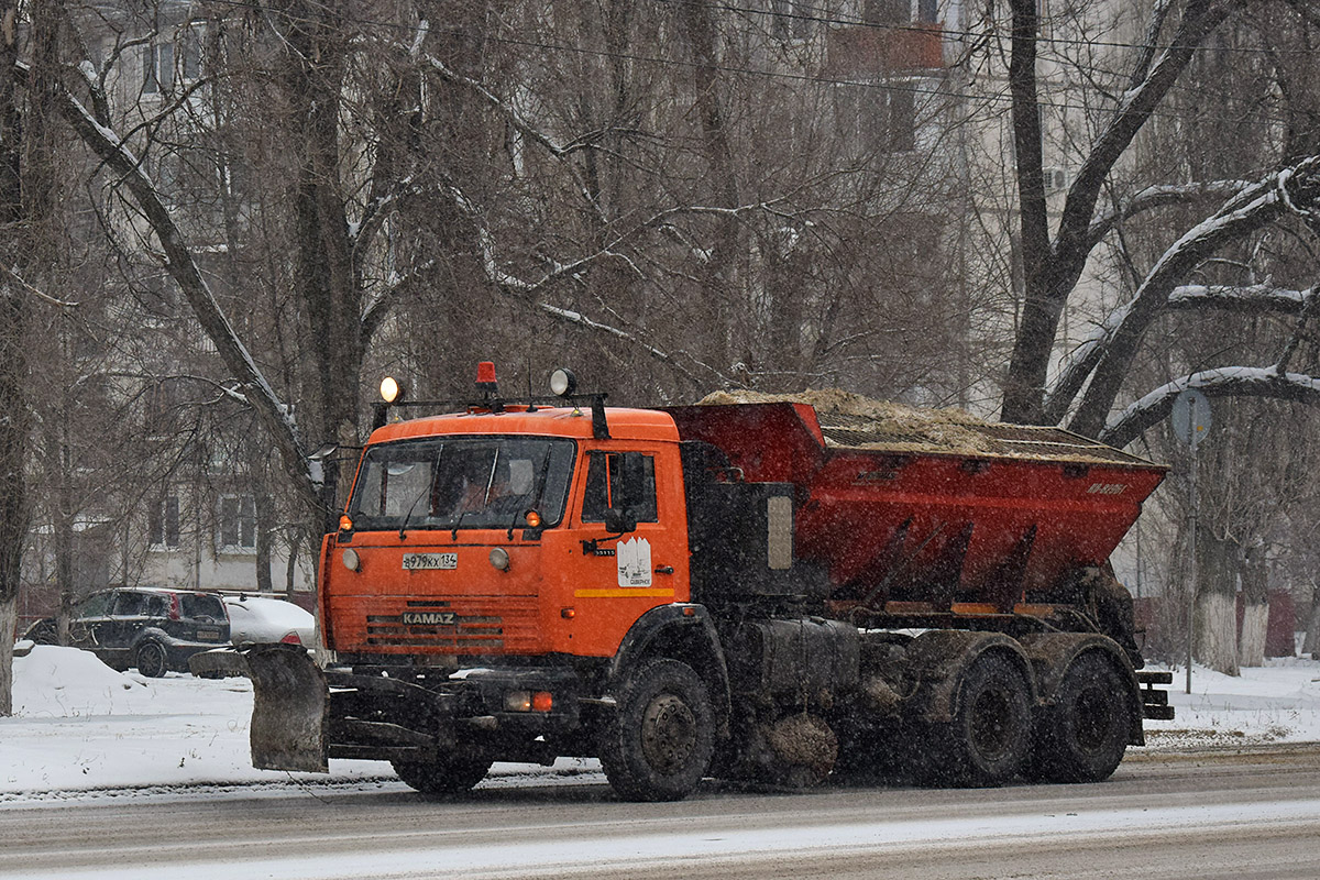 Волгоградская область, № В 979 КХ 134 — КамАЗ-65115-62