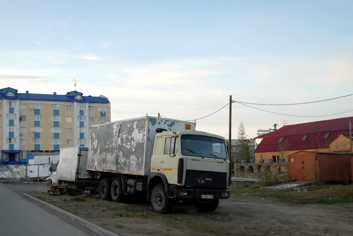 Ямало-Ненецкий автоном.округ, № Е 548 СС 196 — МАЗ-5516 [551600]