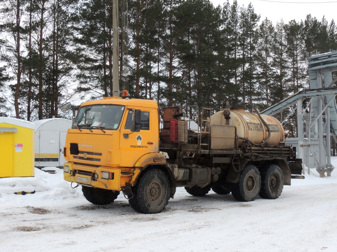 Удмуртия, № Н 666 СР 18 — КамАЗ-43118-42