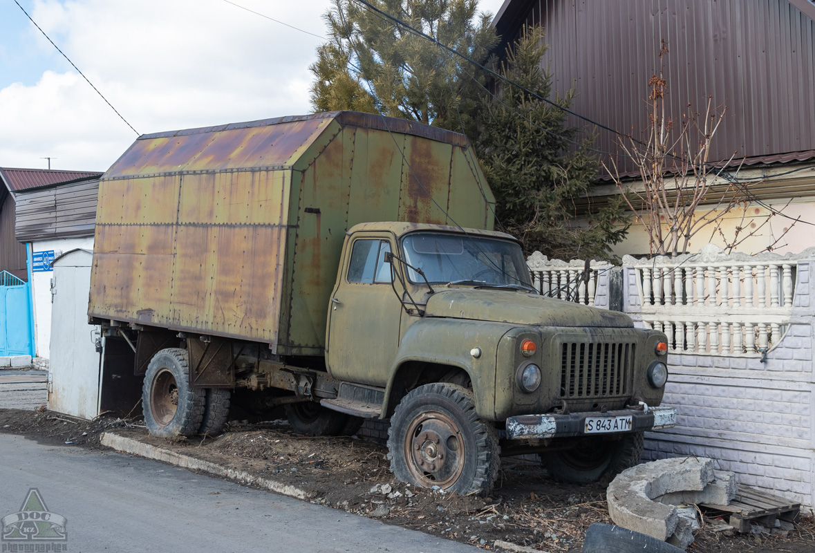 Павлодарская область, № S 942 ATM — ГАЗ-53-12