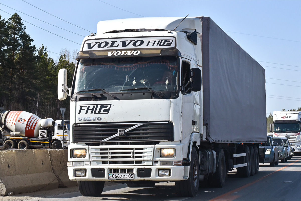Алматинская область, № 066 AZJ 05 — Volvo ('1993) FH12.420 Алматинская область, № 066 AZJ 05 — Volvo ('1993) FH12.420