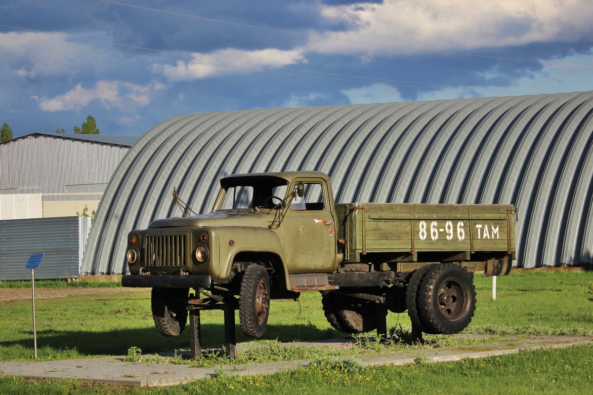 Тамбовская область, № 8696 ТАМ — ГАЗ-52-04; Тамбовская область — Автомобили на постаментах; Тамбовская область — Автомобили без номеров; Техника на постаментах, памятники (Тамбовская область) Тамбовская область, № 8696 ТАМ — ГАЗ-52-04; Тамбовская область — Автомобили на постаментах; Тамбовская область — Автомобили без номеров; Техника на постаментах, памятники (Тамбовская область)