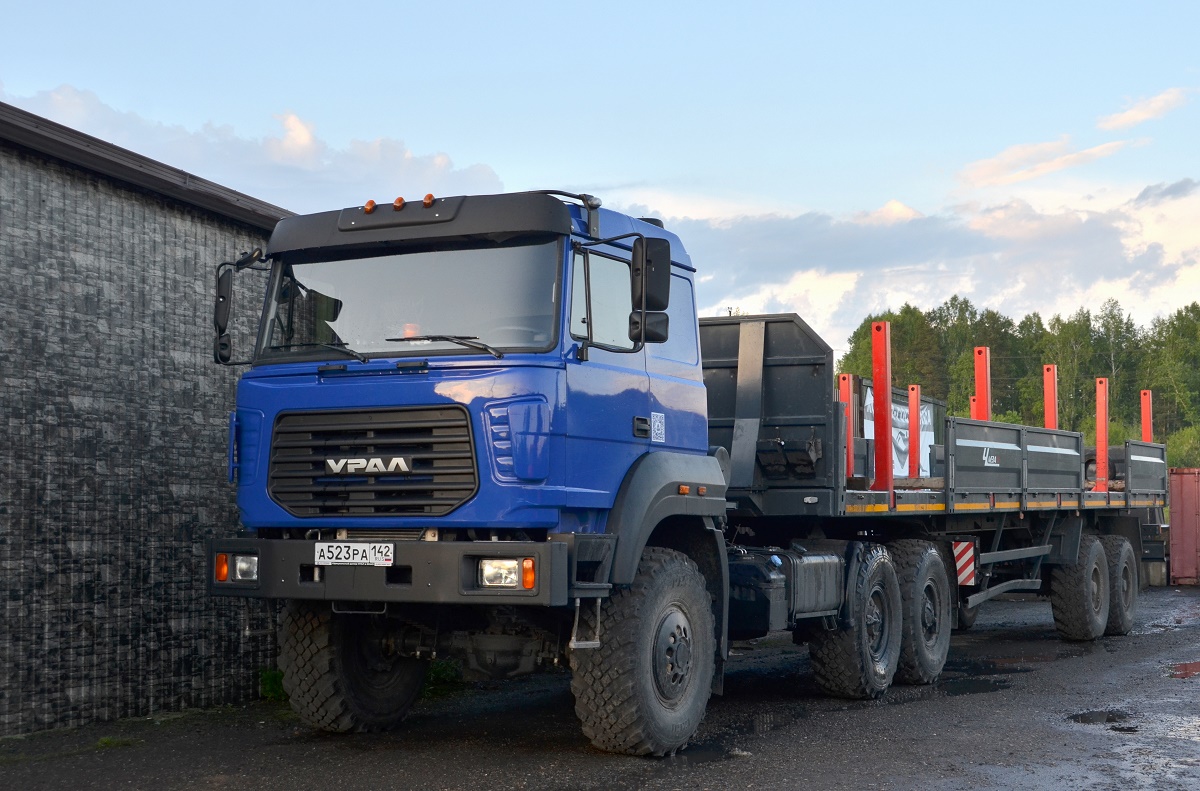 Кемеровская область, № А 523 РА 142 — Урал-44202-82
